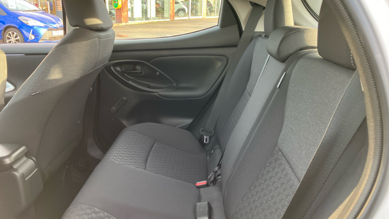 Toyota Yaris 1.5 Hybrid Icon 5dr CVT Hybrid Hatchback